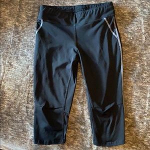Oiselle Capris